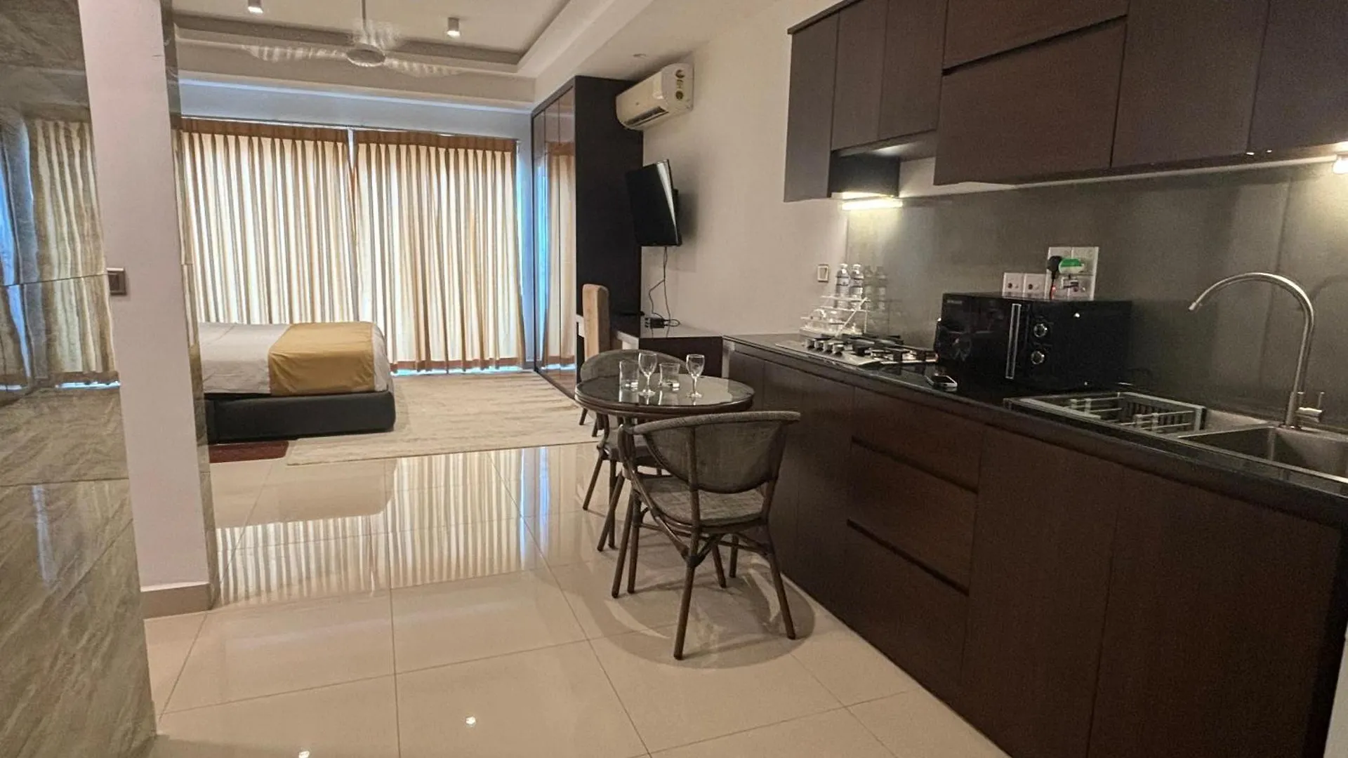 Ocean Breeze Studio Apartment Negombo Sri Lanka