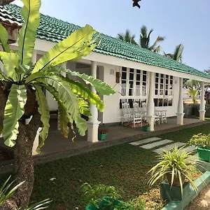 Sri Negombo